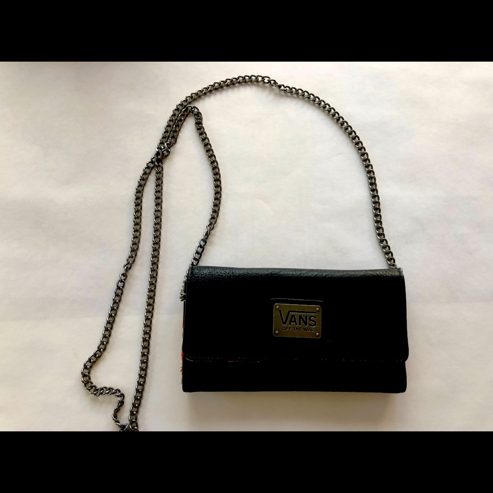 Vans wallet with chain